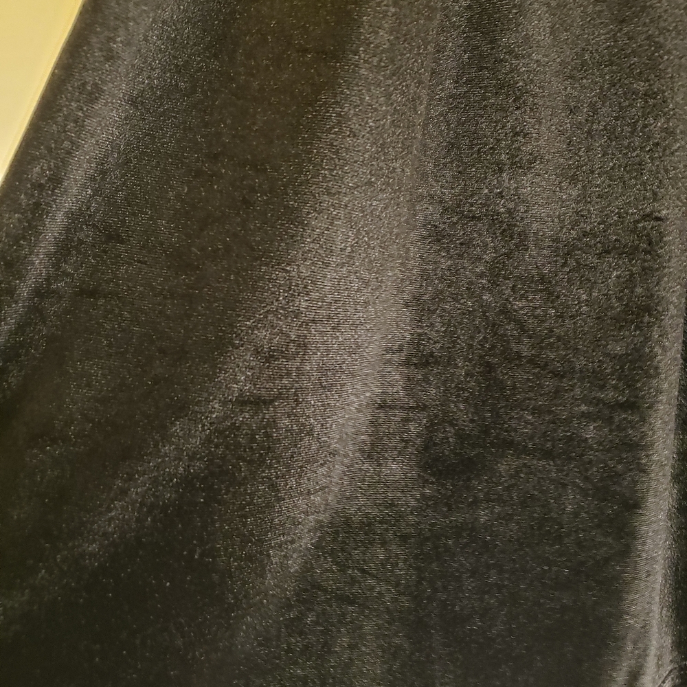 Gibson Black Velvet Halter Top - Picture 4 of 5
